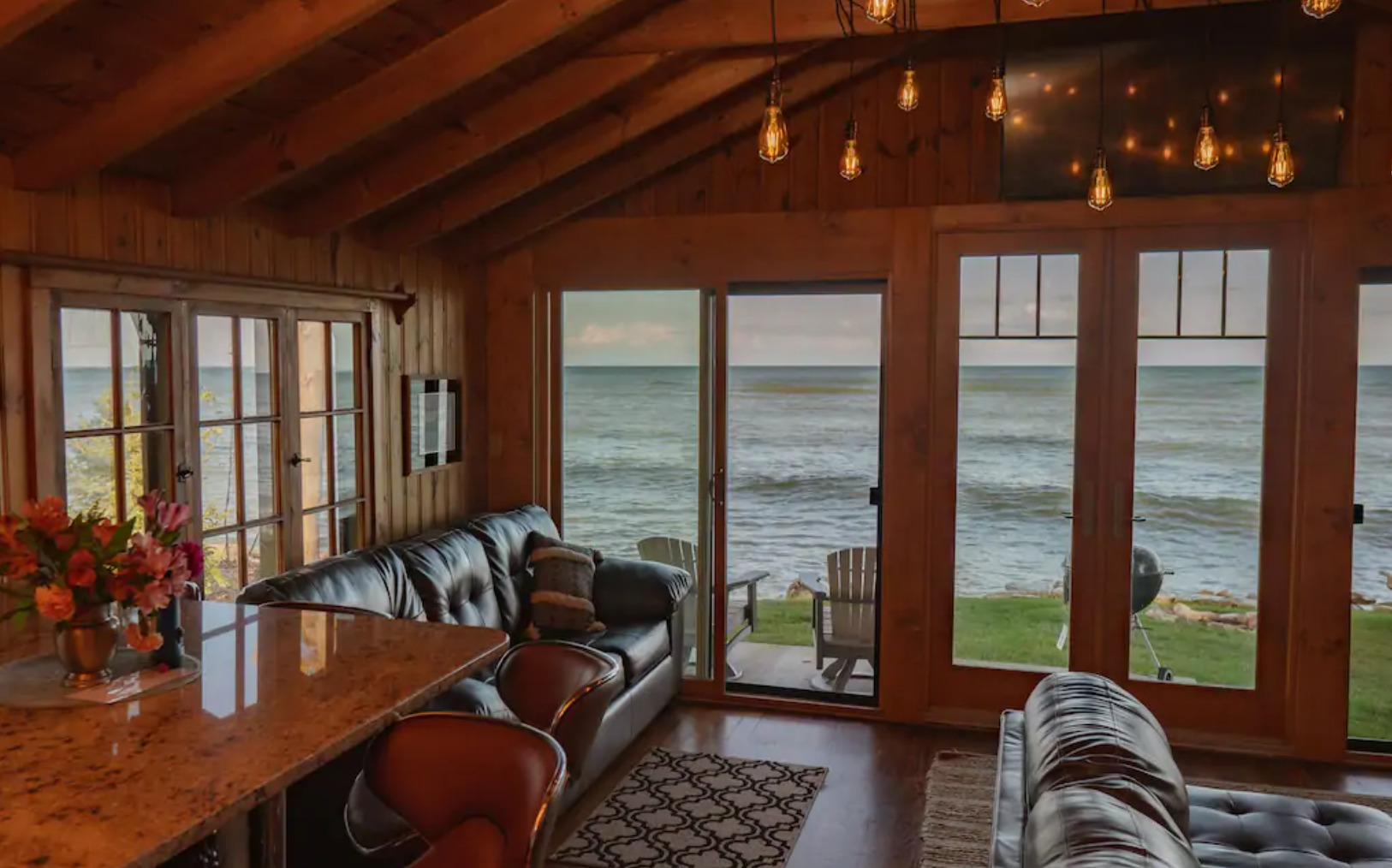 wisconsin log cabin airbnb